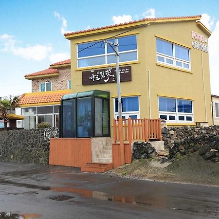 Gyeryonggil Pension Чеджудо Экстерьер фото
