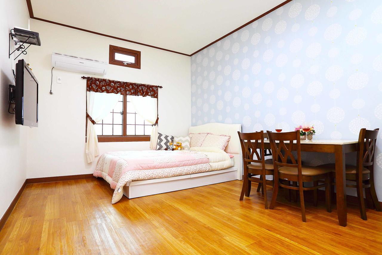 Gyeryonggil Pension Чеджудо Экстерьер фото
